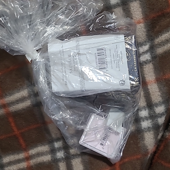 BNWT DIOR MINI SAMPLE BUNDLE - Picture 5 of 6